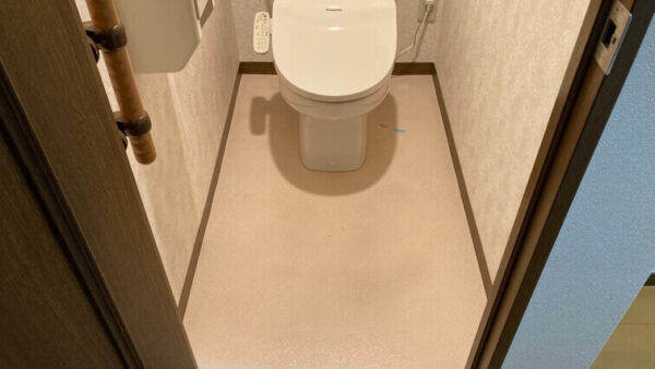 トイレと洗面所のCFとソフト巾木張替え